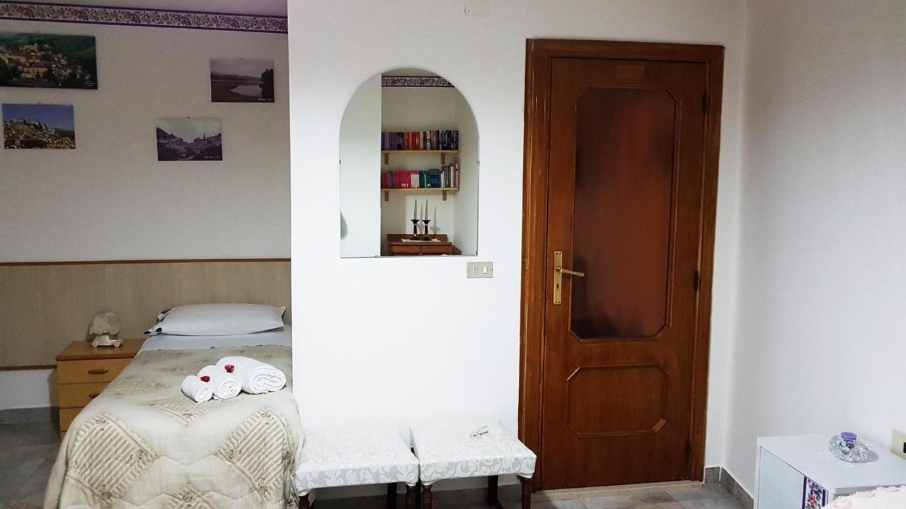 B&B Regina Elena Pignola Extérieur photo